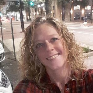 Meet your Posher, Carrie